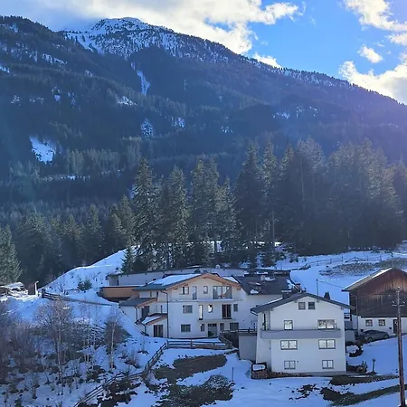 File By Interhome Wenns